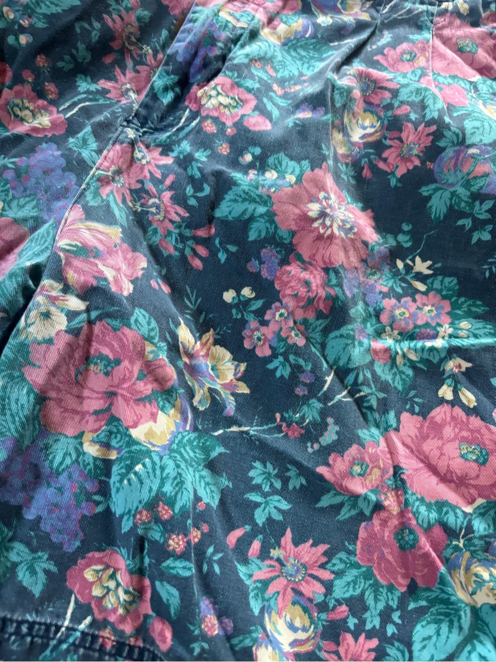 Vintage HKA Design Floral Cotton pleated Shorts - Navy with Pink Floral Print - Picture 2 of 9
